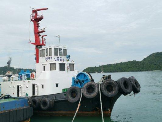 เรือลากจูงTug Boat เพิ่งผ่านการตรวจเช็คโดยช่างมืออาชีพ ให้อยู่ในสภาพพร้อมใช้งาน 100% สนใจติดต่อ 0655947419